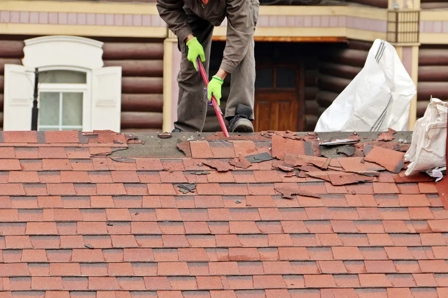 Signs Your Roof Needs Immediate Repair To Avoid Damage in Keokuk IA